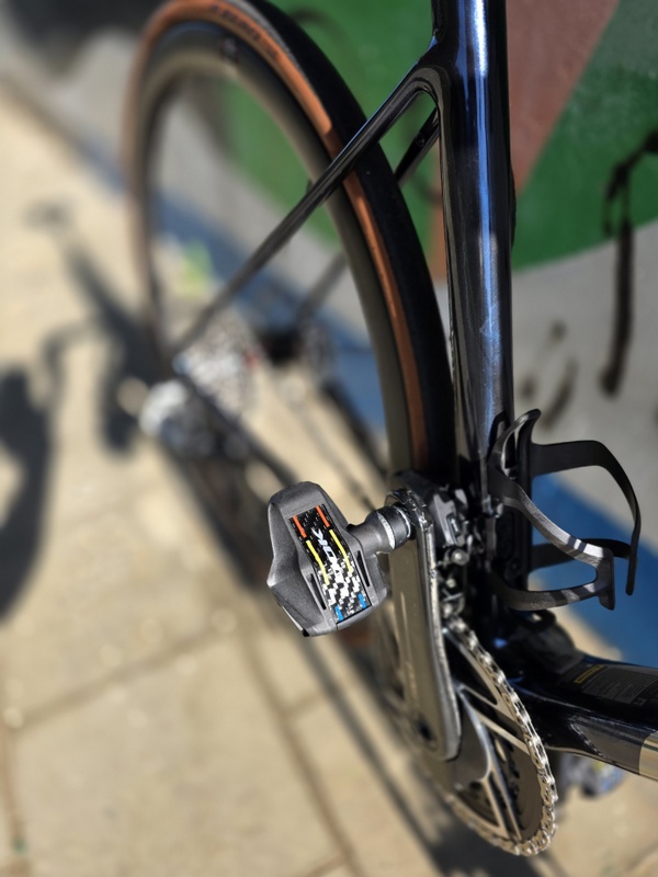 Afbeeldingslocatie: https://tweakers.net/i/G8gPZdgayDpX9BXrWKarMyFkB1o=/x800/filters:strip_icc():strip_exif()/f/image/DnBNyeL4o9rJ9lIN0x8pICpr.jpg?f=fotoalbum_large