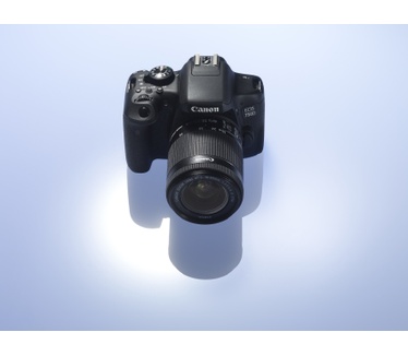 Canon EOS 750D + 18-55mm f/3.5-5.6 +  55-250mm f/4.0-5.6 Zwart