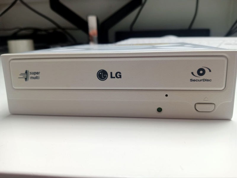 Afbeeldingslocatie: https://tweakers.net/i/GCmoXWOeVIQy4k8MZsuno8Pn5A0=/800x/filters:strip_icc():strip_exif()/f/image/cUR5IkQbcKfk8Em9rPG1tl9M.jpg?f=fotoalbum_large