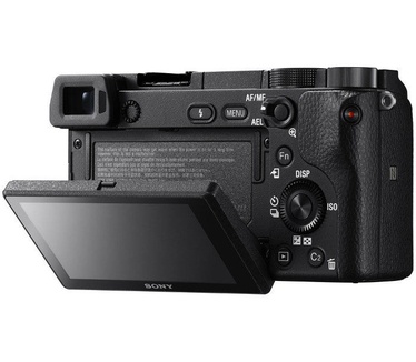 Sony A6300 + 16-50mm f/3.5-5.6 + 55-210mm f/4.5-6.3