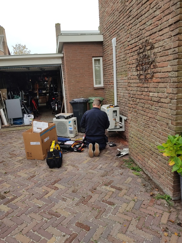 Afbeeldingslocatie: https://tweakers.net/i/GH-Hga8feQz8oiHhTyv8IFPmYUE=/x800/filters:strip_icc():strip_exif()/f/image/NgAbPxzKa9ZL2FpC9sqgsxMj.jpg?f=fotoalbum_large