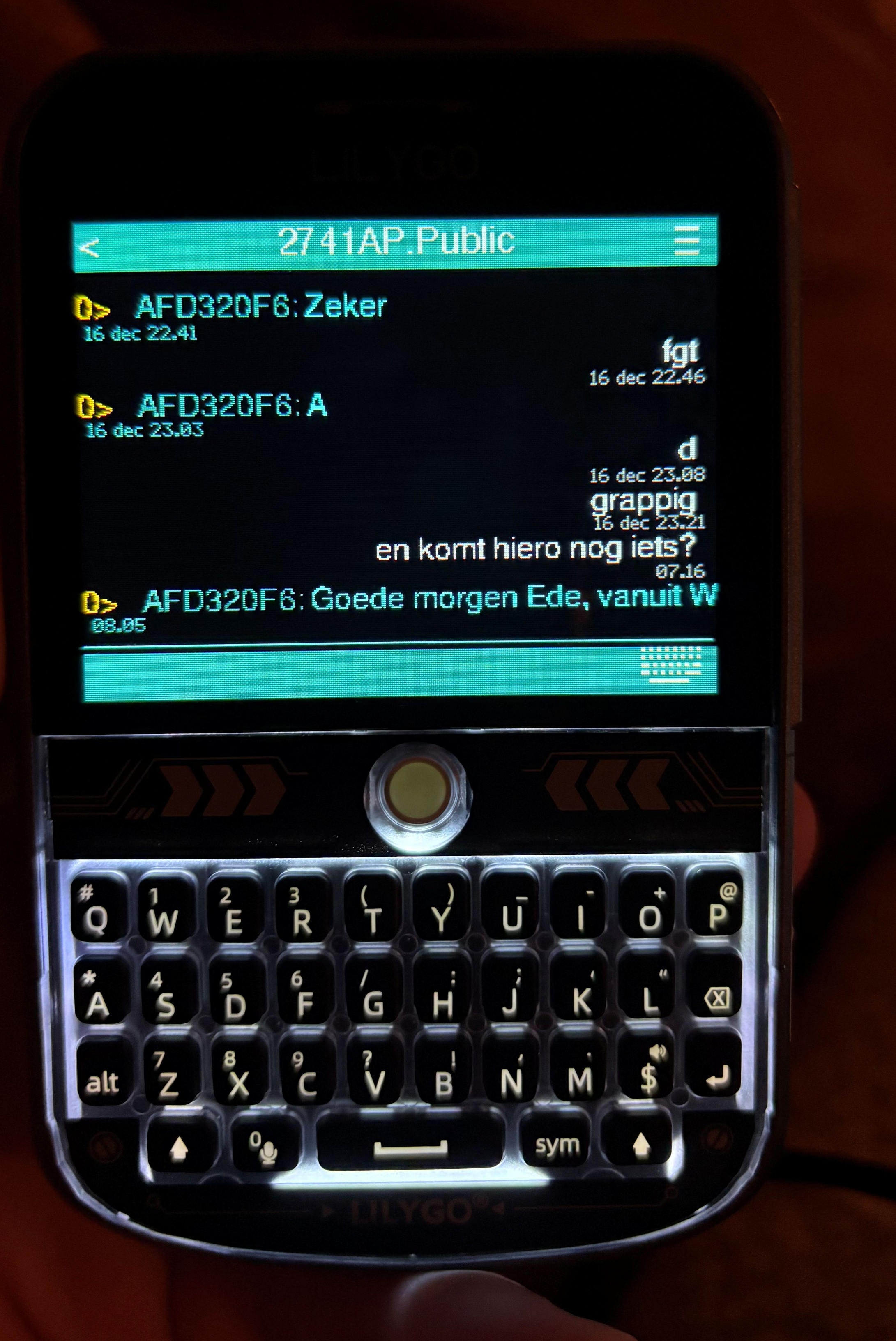 Afbeeldingslocatie: https://tweakers.net/i/GJTK6Uz9mFaNi6vBSw9gepywmAE=/fit-in/4920x3264/filters:max_bytes(3145728):no_upscale():strip_icc():strip_exif()/f/image/Pem2Zgec90U6kvwD7Gb6CBQa.jpg?f=user_large