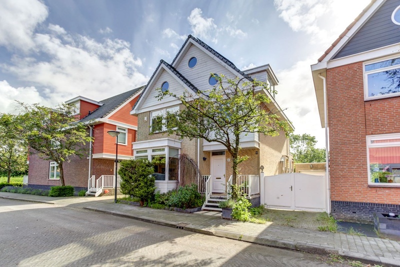 Afbeeldingslocatie: https://tweakers.net/i/GPEsprBPwHG_CujdXwX8C6zfv3U=/800x/filters:strip_icc():strip_exif()/f/image/97L55YLW68ariRC9yQNm62Ti.jpg?f=fotoalbum_large