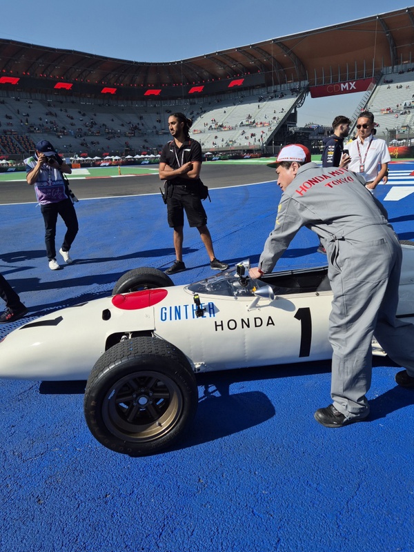 Afbeeldingslocatie: https://tweakers.net/i/GUAkOnoUwUb_MwfpkGxkLgHGqz4=/x800/filters:strip_icc():strip_exif()/f/image/IfdIusYUuZEcaRZ0NUhkeFPR.jpg?f=fotoalbum_large