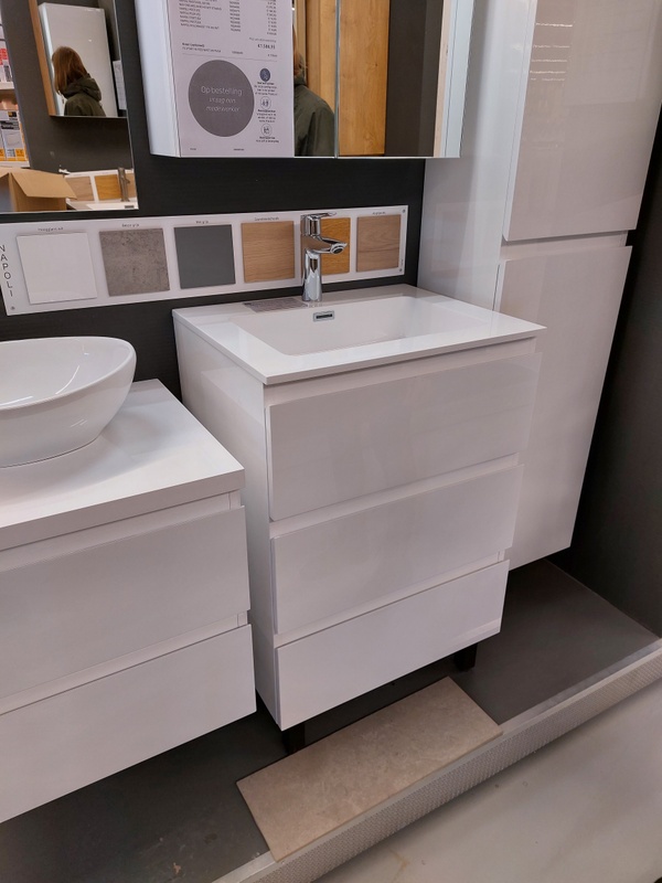 Afbeeldingslocatie: https://tweakers.net/i/GUJ18cysnQ_Zbu0YH7vG23lOWeQ=/x800/filters:strip_icc():strip_exif()/f/image/2Wg3hQvxFtqYEeE1NER0o5cm.jpg?f=fotoalbum_large