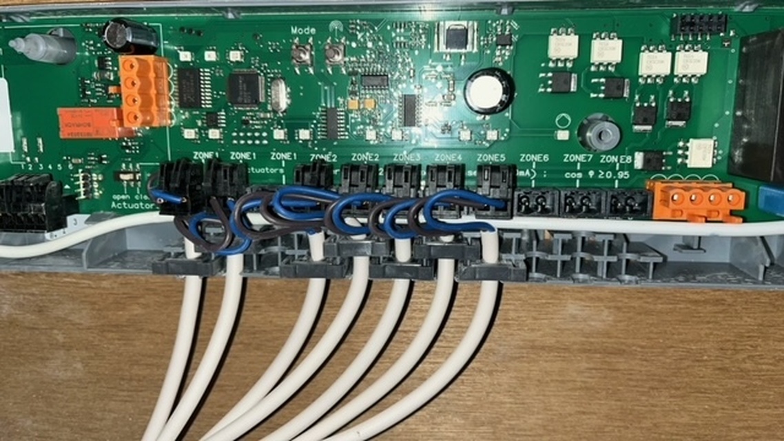 Afbeeldingslocatie: https://tweakers.net/i/GV7zxX1HubgHlbuN4mLIywyWom0=/full-fit-in/4920x3264/filters:max_bytes(3145728):no_upscale():strip_icc():fill(white):strip_exif()/f/image/AfQFCdgSh9imXi0NhfXZWxJL.jpg?f=user_large