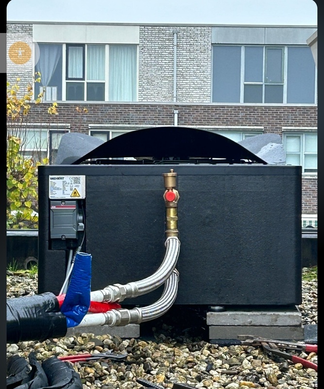 Afbeeldingslocatie: https://tweakers.net/i/GWG3Gg8q1dE_O6iwg-WdbDuu6nI=/x800/filters:strip_icc():strip_exif()/f/image/uiLdKS7dOVKMuhzlNVIdtiHY.jpg?f=fotoalbum_large