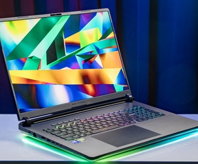 ASUS ROG Strix Scar 18