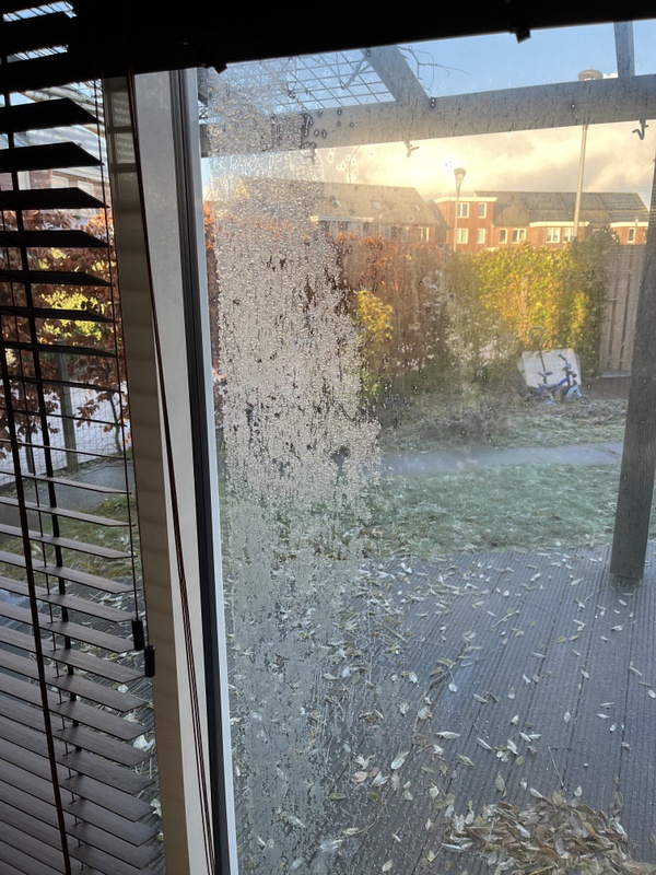 Afbeeldingslocatie: https://tweakers.net/i/GYNGITVSie8IkErRmX4M3LaGqes=/x800/filters:strip_icc():strip_exif()/f/image/IkhIJbA68YZuahMKYLio4vjt.jpg?f=fotoalbum_large