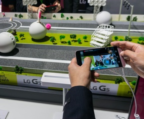 LG Rolling Bot productfoto's