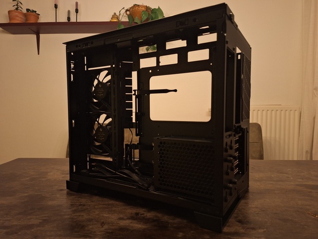 Afbeeldingslocatie: https://tweakers.net/i/Ghfoo67JqhqKPxvhYwHeiF7Z6uw=/620x/filters:strip_icc():strip_exif()/m/2271134/1VsbElCaCN2HpGyLdpmxw3klEpdtRoVrA3CaGbBanpJVOgfuB7.jpeg?f=620xauto