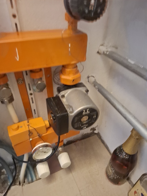 Afbeeldingslocatie: https://tweakers.net/i/GhktWojtzywHtsPEPR0yBIYqv7M=/x800/filters:strip_icc():strip_exif()/f/image/I6IUyUp6YzXyFUY5jPTv5hfJ.jpg?f=fotoalbum_large