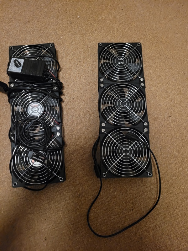 Afbeeldingslocatie: https://tweakers.net/i/Glt8PmLKGMTIR4_n7mr_beZ1tMI=/x800/filters:strip_icc():strip_exif()/f/image/KaVgMKvvByEj9F37tqHXueBU.jpg?f=fotoalbum_large