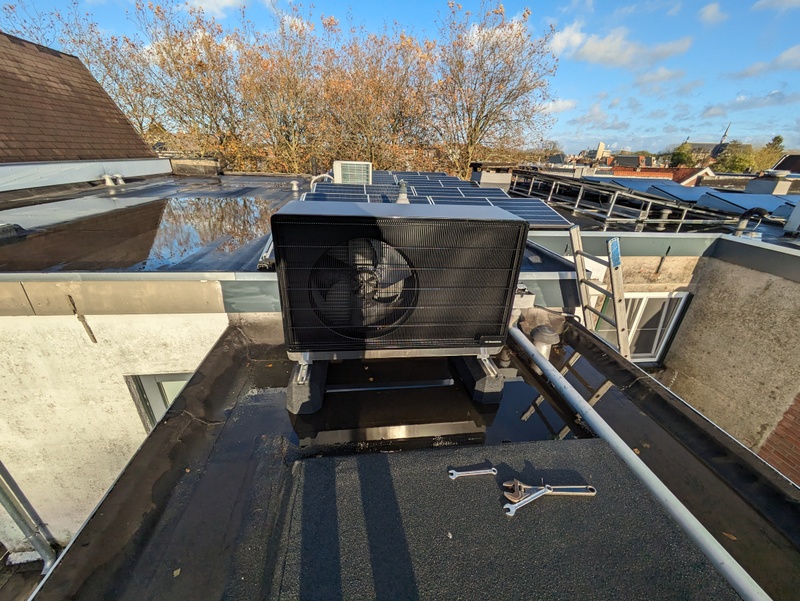 Afbeeldingslocatie: https://tweakers.net/i/Gp7DltgkTyewJKKkt9JYLN5d_WY=/800x/filters:strip_icc():strip_exif()/f/image/el1c8zT3tabLUc65orVWRaes.jpg?f=fotoalbum_large