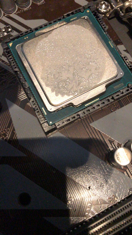 Afbeeldingslocatie: https://tweakers.net/i/GpZoMmJcud3dtuE6GYWYlenBCV0=/x800/filters:strip_icc():strip_exif()/f/image/2cj2sBl93S0rBny1nKRJrPhC.jpg?f=fotoalbum_large