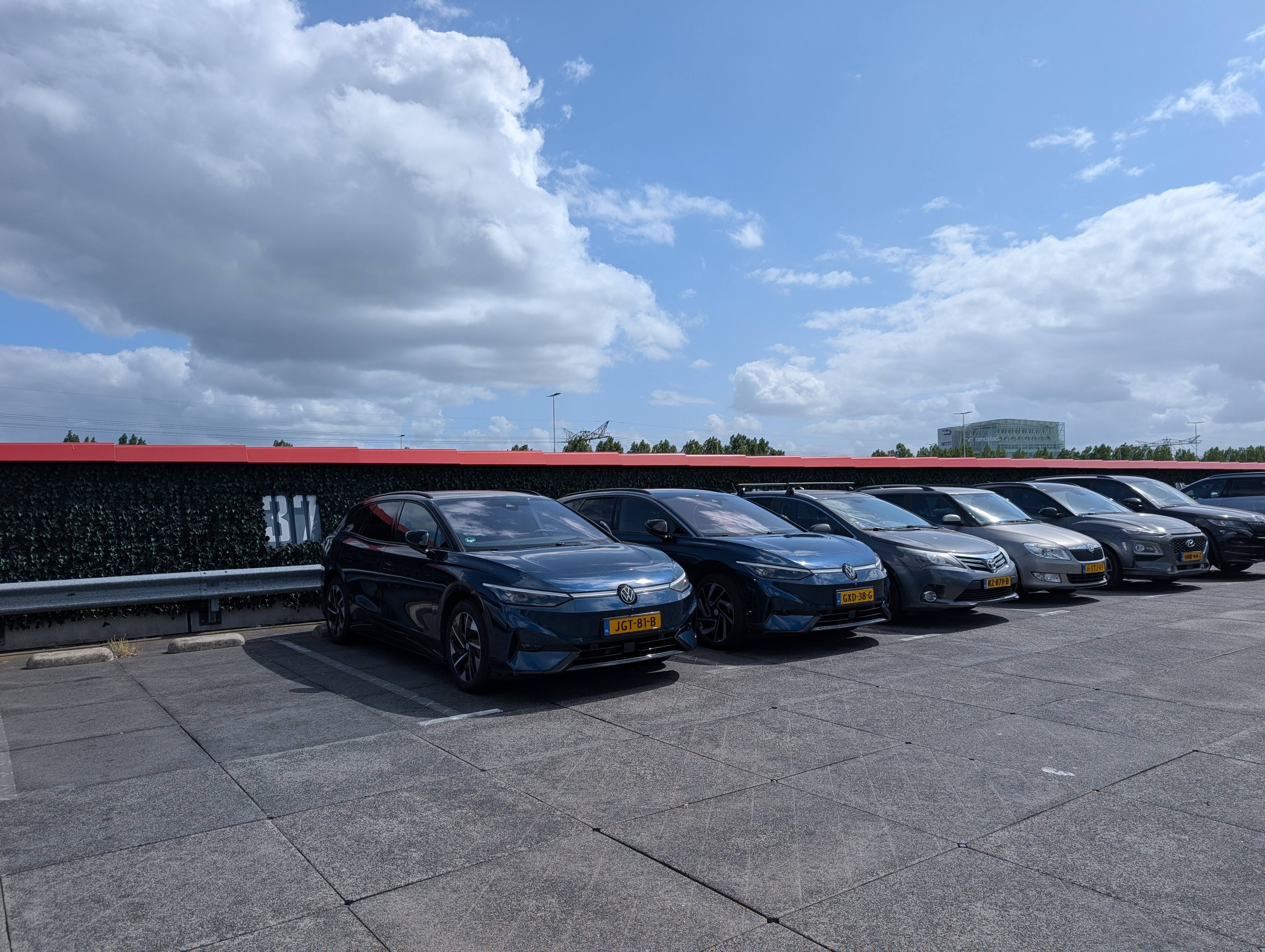 Afbeeldingslocatie: https://tweakers.net/i/GphmmVxKQVOTZ9_zpgw4QLBWzkM=/fit-in/4920x3264/filters:max_bytes(3145728):no_upscale():strip_icc():strip_exif()/f/image/y6WpJuffvO8Sa3Mj3waNk4tI.jpg?f=user_large