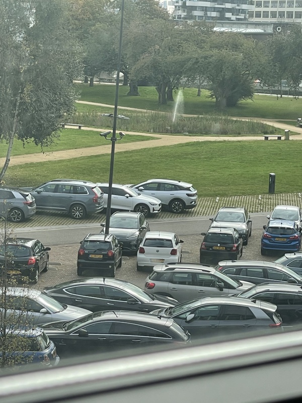 Afbeeldingslocatie: https://tweakers.net/i/Gvvptpf_8XE6WLmD0XnYPCyQYSo=/x800/filters:strip_icc():strip_exif()/f/image/i6u7MmVeynW1HOemKEjsQRdT.jpg?f=fotoalbum_large