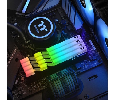 Thermaltake TOUGHRAM RGB