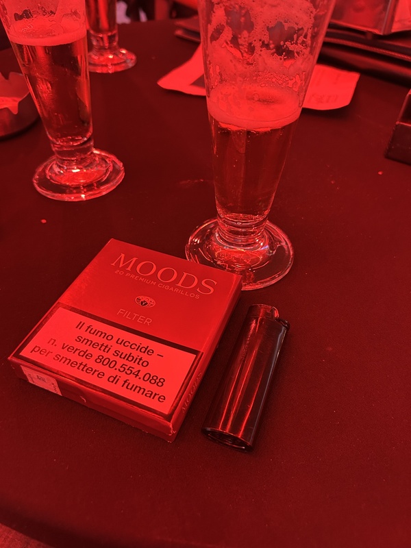 Afbeeldingslocatie: https://tweakers.net/i/H2tw53Z7HuH5GOSDfBxFyusw5fs=/x800/filters:strip_icc():strip_exif()/f/image/YRm66Bz7TaTViSzXZ0Z3sOoF.jpg?f=fotoalbum_large