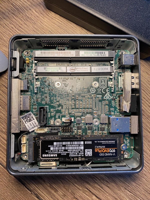 Afbeeldingslocatie: https://tweakers.net/i/HBQfXTveKpw8fbbwAZbNM-XdMf8=/x800/filters:strip_icc():strip_exif()/f/image/d4BuN39nqXasPpDjCwJtNTCR.jpg?f=fotoalbum_large