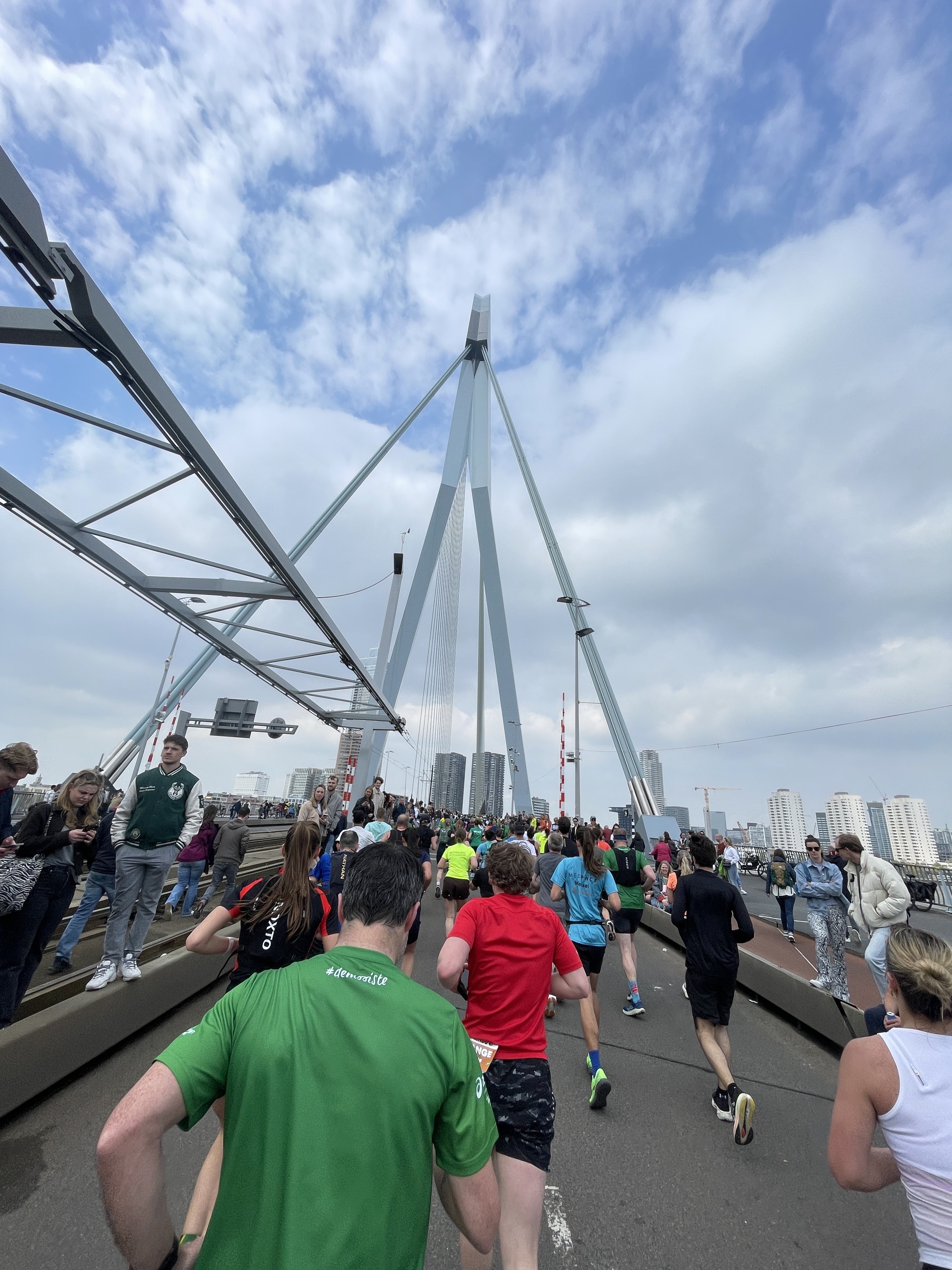 Afbeeldingslocatie: https://tweakers.net/i/HCFAXKHh--76qHBI-ldPwFj9nLw=/fit-in/4920x3264/filters:max_bytes(3145728):no_upscale():strip_icc():strip_exif()/f/image/Nqr1czWLemK2JwCIjD73ez32.jpg?f=user_large