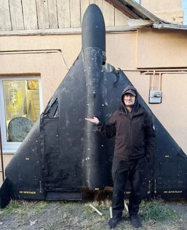 Afbeeldingslocatie: https://tweakers.net/i/HFxvbV-uJVwG26Deoz0NA4cMe3M=/fit-in/4920x3264/filters:max_bytes(3145728):no_upscale():strip_exif()/f/image/XfvjXsS9uOhjNOIWvOoLfDOD.webp?f=user_large