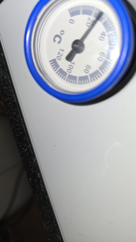 Afbeeldingslocatie: https://tweakers.net/i/HHNIy049uB5T2riMeLpb2yjIP3c=/x800/filters:strip_icc():strip_exif()/f/image/GeJ4KzKDLqIIKi1ZzFTOtheE.jpg?f=fotoalbum_large