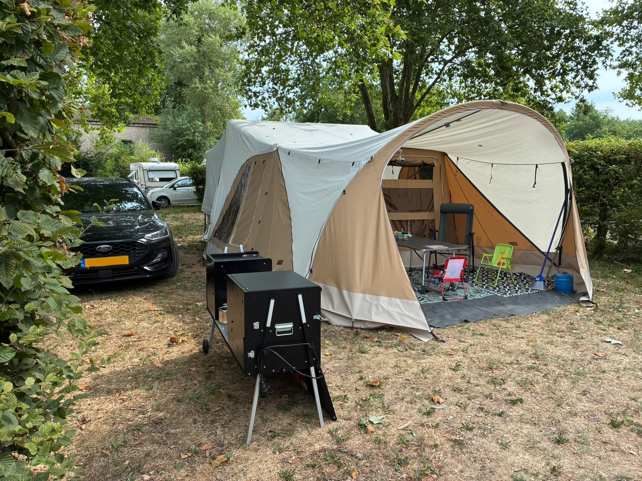 Afbeeldingslocatie: https://tweakers.net/i/HJjDnkrwybfgoBVXmVpR_0y_FDw=/fit-in/4920x3264/filters:max_bytes(3145728):no_upscale():strip_icc():strip_exif()/f/image/mWZat4SD2jd0vbMAQZEgX0QB.jpg?f=user_large