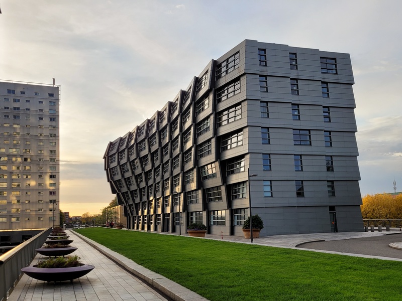 Afbeeldingslocatie: https://tweakers.net/i/HNhk9-OcyueFRuM9PnygcDidtBo=/800x/filters:strip_icc():strip_exif()/f/image/i0lc48X53CihzQ0nuivzYCQQ.jpg?f=fotoalbum_large