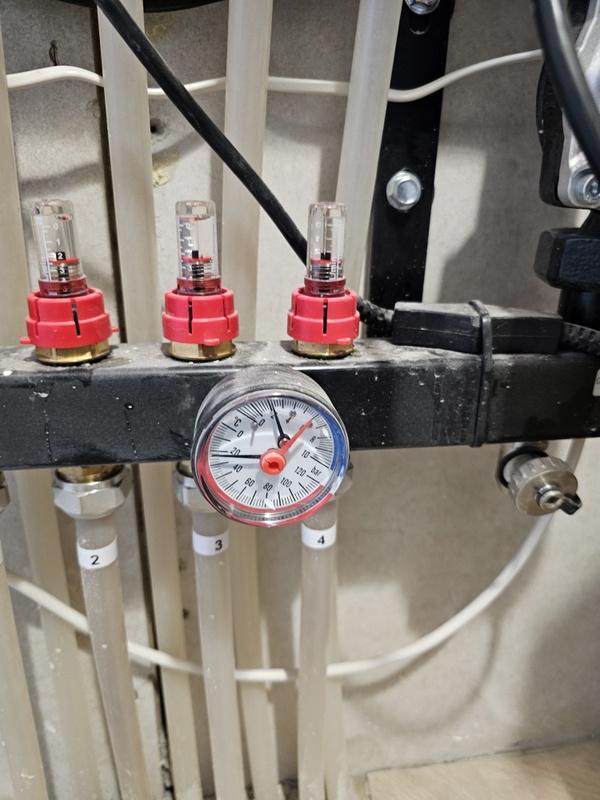 Afbeeldingslocatie: https://tweakers.net/i/HOJQGvOuEuUl6B6P4WaAy9XkOfY=/x800/filters:strip_icc():strip_exif()/f/image/15TkHvw58szMXwmBsgYfIqd8.jpg?f=fotoalbum_large