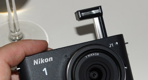 Nikon 1 J1 flitser