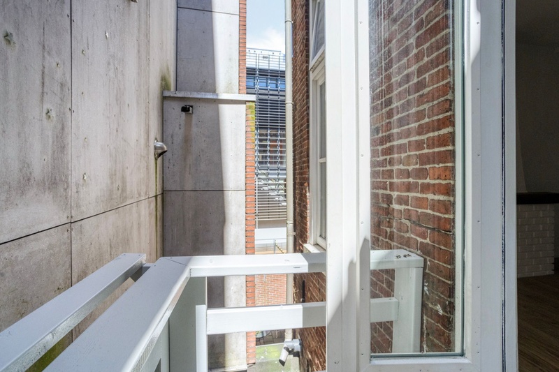 Afbeeldingslocatie: https://tweakers.net/i/HV_vzKSz9fE5pHtlkVymXyLZC3M=/800x/filters:strip_icc():strip_exif()/f/image/Y1qoRJg4AYot0mBYQ16gsYYm.jpg?f=fotoalbum_large