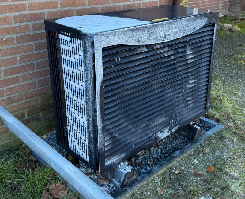 Afbeeldingslocatie: https://tweakers.net/i/HVfBbz4j5rv4ZmnqYBa_8bT0WBk=/800x/filters:strip_icc():strip_exif()/f/image/qJlp2rfAXIaAoUeN2kmqKSoC.jpg?f=fotoalbum_large