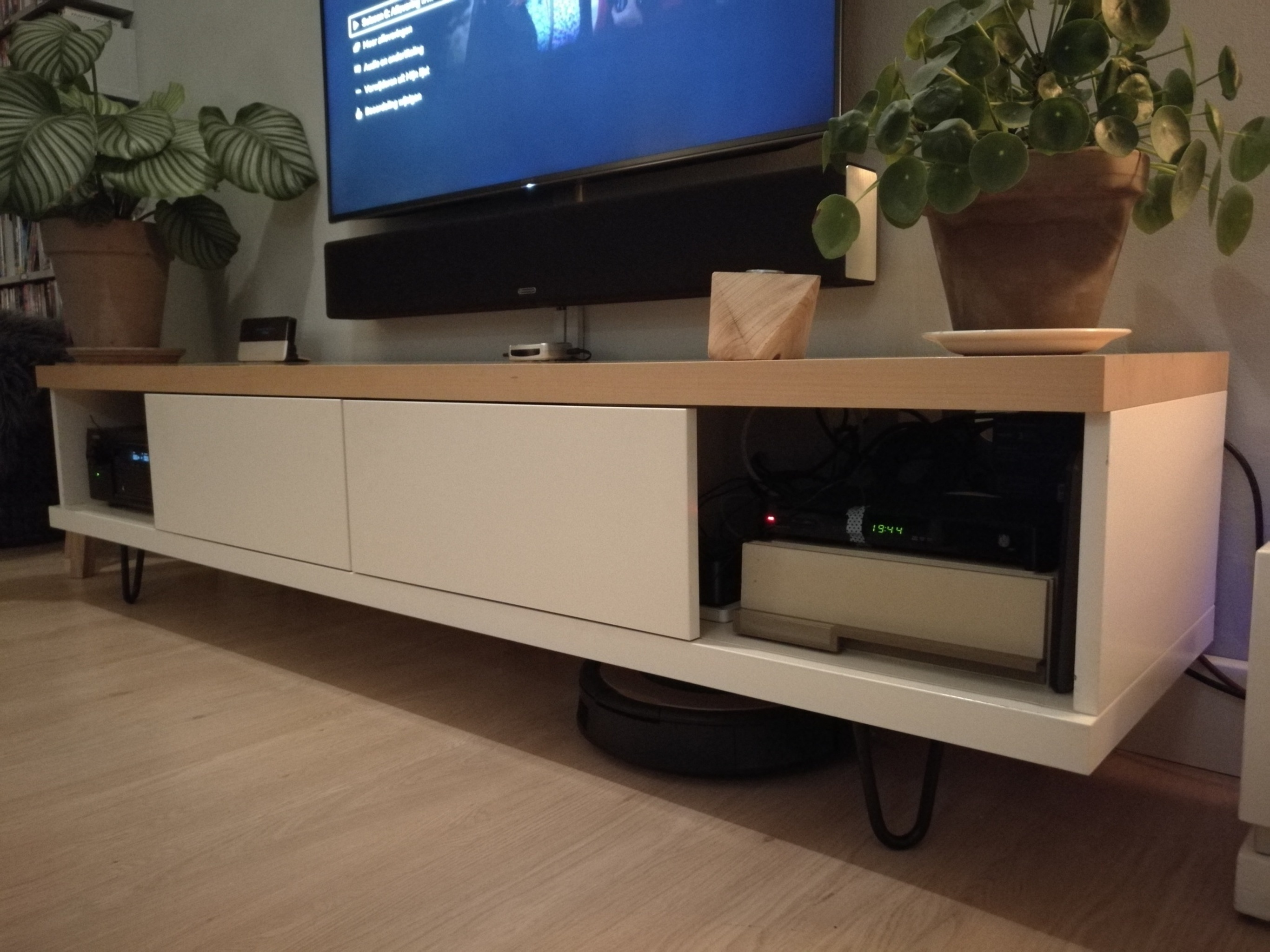 Afbeeldingslocatie: https://tweakers.net/i/Hhhj0l47IEv-vx2Jtd77D426hlI=/full-fit-in/4920x3264/filters:max_bytes(3145728):no_upscale():strip_icc():fill(white):strip_exif()/f/image/F8y0JrfJ4EesIDfSeSoil7zv.jpg?f=user_large