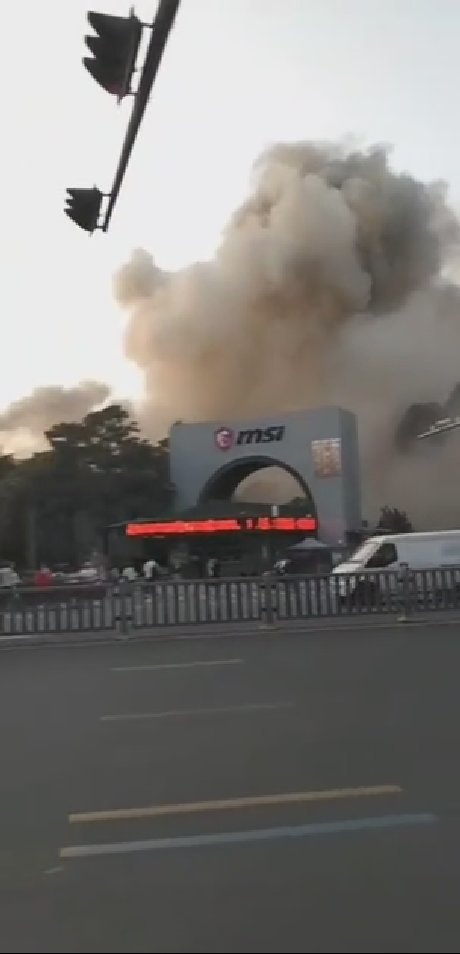 Afbeeldingslocatie: https://tweakers.net/i/Hl703PXWtntjQfi9LbpvmPg35Aw=/full-fit-in/4920x3264/filters:max_bytes(3145728):no_upscale():strip_icc():fill(white):strip_exif()/f/image/L2rdelDN5YdoT3u30YgPp2Kh.jpg?f=user_large