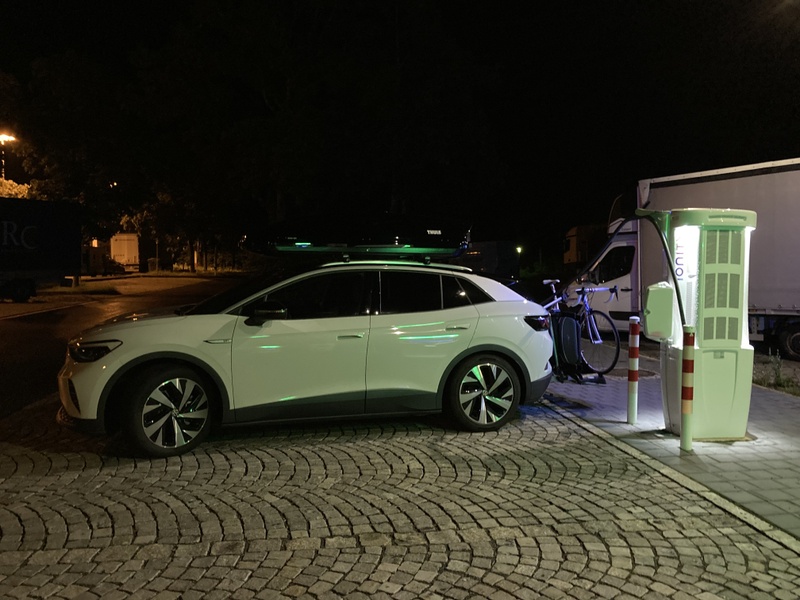 Afbeeldingslocatie: https://tweakers.net/i/HoV8lWcYKtDTIslTEja4ONsvbTI=/800x/filters:strip_icc():strip_exif()/f/image/J1ST5sCNDXkuDqbwFGUpZV9q.jpg?f=fotoalbum_large