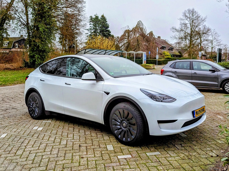 Afbeeldingslocatie: https://tweakers.net/i/Hq81TzqkRSAycPDNcM2kZSC7yIs=/800x/filters:strip_icc():strip_exif()/f/image/AubJVihMSIHLE8fYAGBtovjd.jpg?f=fotoalbum_large