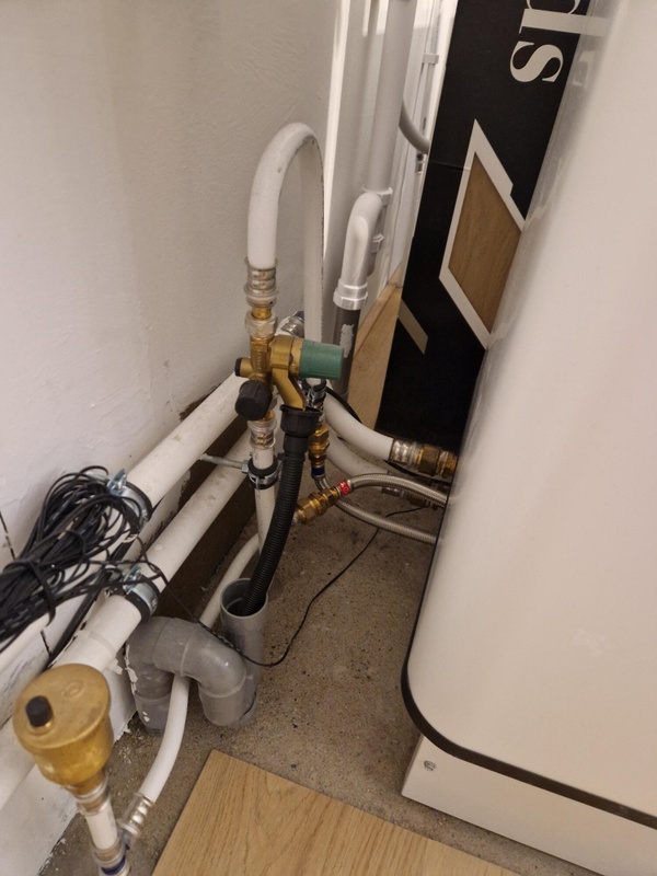 Afbeeldingslocatie: https://tweakers.net/i/Hqs2VYKiOSs63QGHsDRDWxv7PwQ=/x800/filters:strip_icc():strip_exif()/f/image/3wcUVJk9JEr1xKOVEmgtMwVh.jpg?f=fotoalbum_large