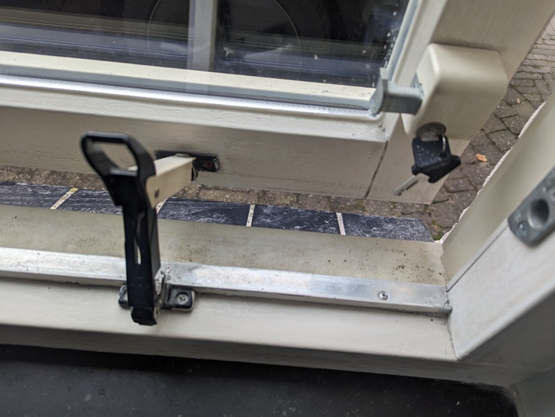 Afbeeldingslocatie: https://tweakers.net/i/Hs_aogT8oRJFgnGe3HO0ZsJitoo=/800x/filters:strip_icc():strip_exif()/f/image/VYcllYa51JcSTgxu4O0aYk1a.jpg?f=fotoalbum_large