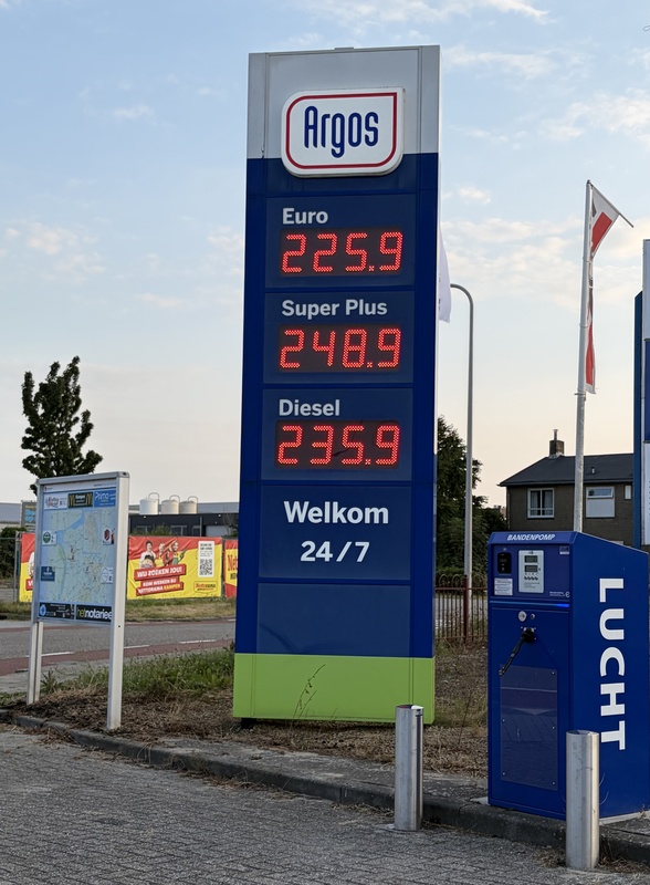 Afbeeldingslocatie: https://tweakers.net/i/Hye4dXrGR3b-dEucBvuoQDKlp1M=/x800/filters:strip_icc():strip_exif()/f/image/rcG6fRnlHZu6ggADvBMKsakz.jpg?f=fotoalbum_large