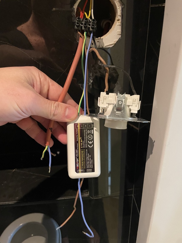 Afbeeldingslocatie: https://tweakers.net/i/I0ZKGNRffRsQqvv8Oz0WavC-wy4=/x800/filters:strip_icc():strip_exif()/f/image/Qc3YkoIrZbmRRbN9Jndcjt9H.jpg?f=fotoalbum_large