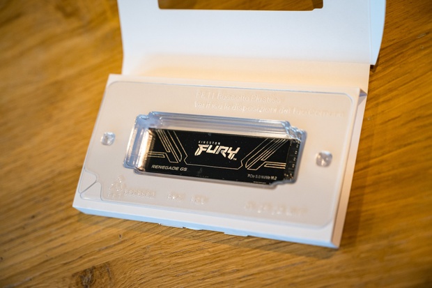 Afbeeldingslocatie: https://tweakers.net/i/I46F5AYD0JxBp1an-hRim_b7azw=/620x/filters:strip_icc():strip_exif()/m/674583/1VZAJaMWMeY32rJWtEd58sllZMpqWBBlWDHZQ4HEYGIpnQRAK2.jpeg?f=620xauto