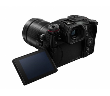 Panasonic Lumix G DC-G9 + 12-60mm f/2.8-4.0 + 50-200mm f/2.8-4.0 + rugtas Zwart
