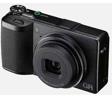 Ricoh GR IV HDF compact camera Zwart