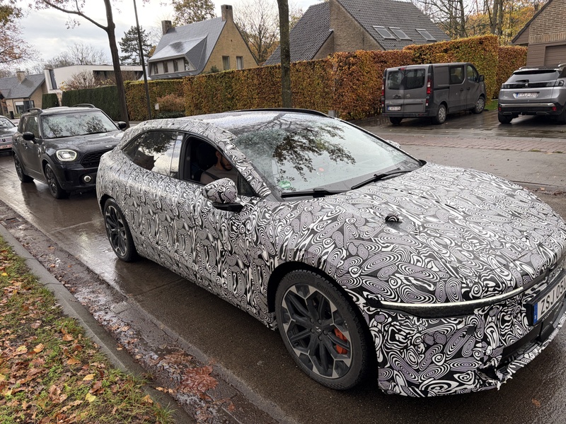 Afbeeldingslocatie: https://tweakers.net/i/IJMTZG2VUniqexwbAEnK7DDo1RE=/800x/filters:strip_icc():strip_exif()/f/image/uJFTdFZnSL8OmOoKsYfto6tK.jpg?f=fotoalbum_large