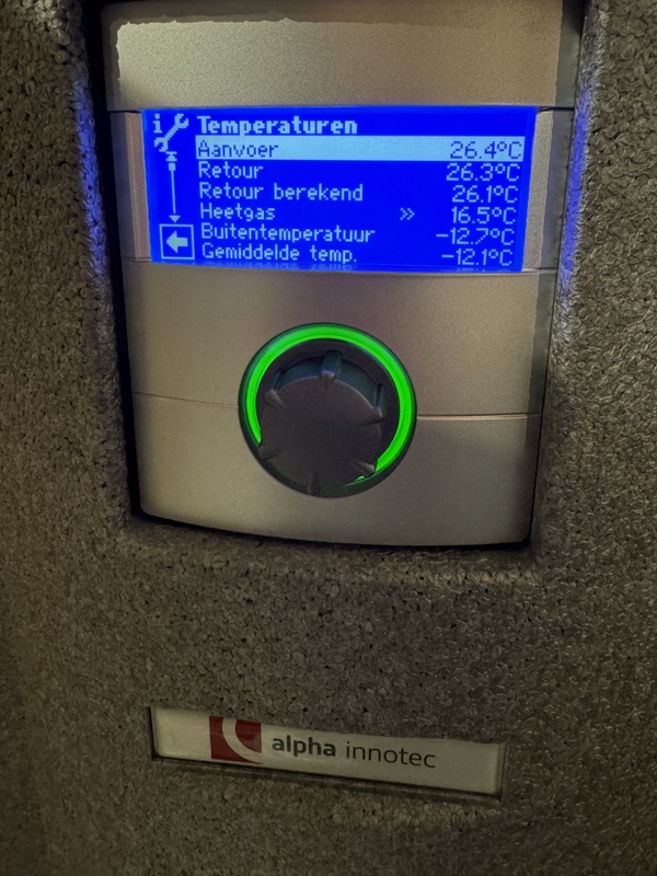 Afbeeldingslocatie: https://tweakers.net/i/IKLzUHLK4OeFzUAkhpH57xWcHCA=/x800/filters:strip_icc():strip_exif()/f/image/r1363X5TX03yw451YNvml1CL.jpg?f=fotoalbum_large