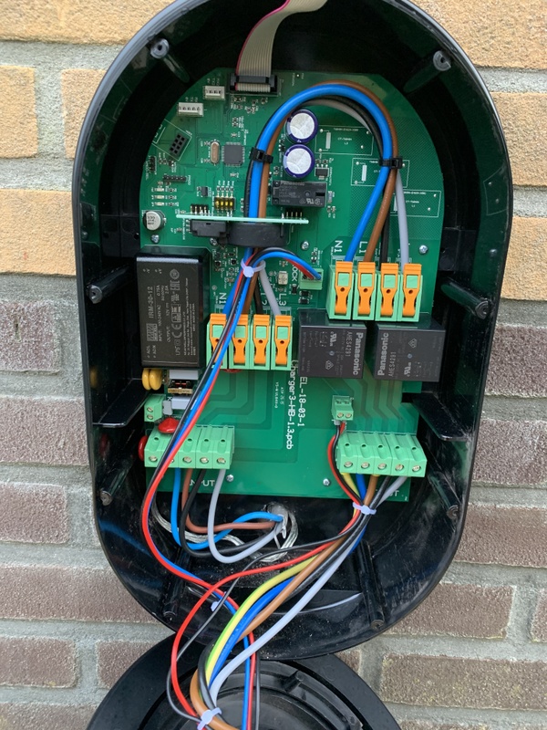 Afbeeldingslocatie: https://tweakers.net/i/IMf9TqgAraFRNN99RGUVmSFmMpc=/x800/filters:strip_icc():strip_exif()/f/image/btn5qLMo9GSHH2PglOjI4YiT.jpg?f=fotoalbum_large