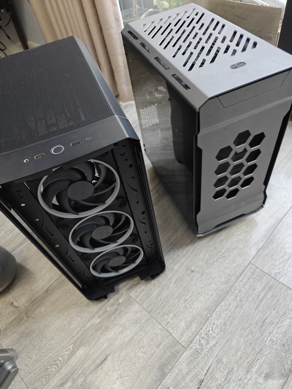 Afbeeldingslocatie: https://tweakers.net/i/IQ7R-1PaET-D4oB-_zeKWW36Cgs=/x800/filters:strip_icc():strip_exif()/f/image/6EmEyDoYglTCc7TvFwHFcghp.jpg?f=fotoalbum_large