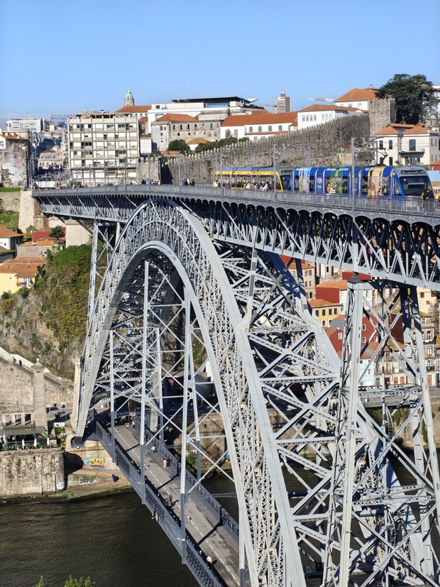 Afbeeldingslocatie: https://tweakers.net/i/ITC9yBnUiJV4pPWYSlFo9Ks1Efs=/620x/filters:strip_icc():strip_exif()/m/486772/1VyvArNtqyGG0IPTcXCsfzmrakuX0FRE2iKJ1MMbg3vAZj6Gyo.jpeg?f=620xauto