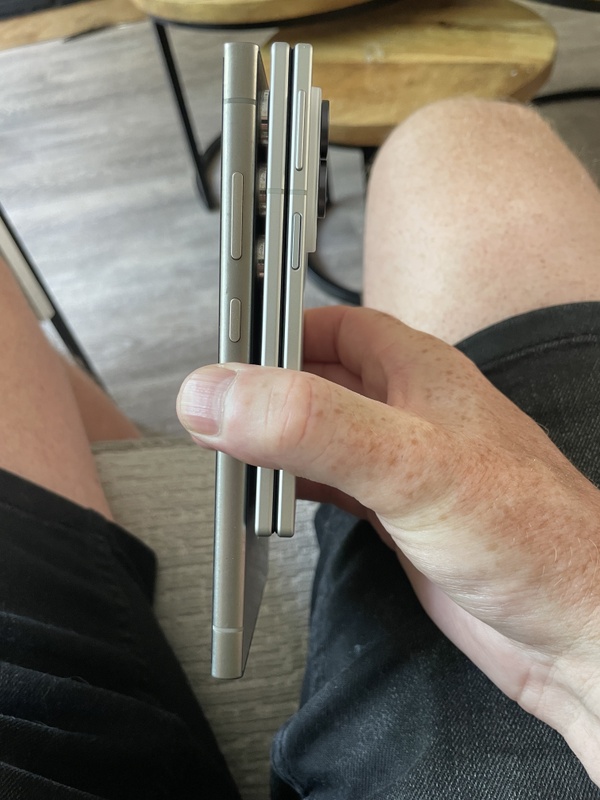 Afbeeldingslocatie: https://tweakers.net/i/ITfad2FrO7FbfG6q7GWiSWg6WHs=/x800/filters:strip_icc():strip_exif()/f/image/lF5C0743Y0kdafOY8ELnsicg.jpg?f=fotoalbum_large